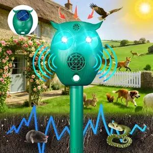 2026 New Model Outdoor Solar Ultrasonic Animal Repeller — Equipped with PIR Infrared Motion Sensing and LED Strobe Functions — Effectively Repels Cats, Raccoons, Rabbits, Deer, Skunks, and Other Animals — Designed for Outdoor Use in Yards and Farmlands.