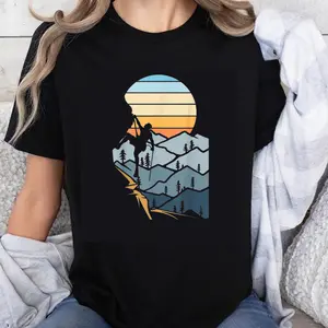 100% Cotton Unisex Mountain Climber Boulder Sports Hobby Retro Rock Climbing T-Shirt