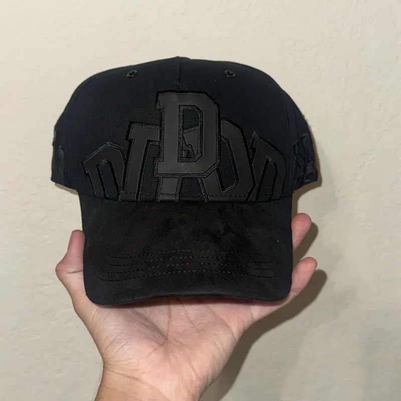 Chameleon hat