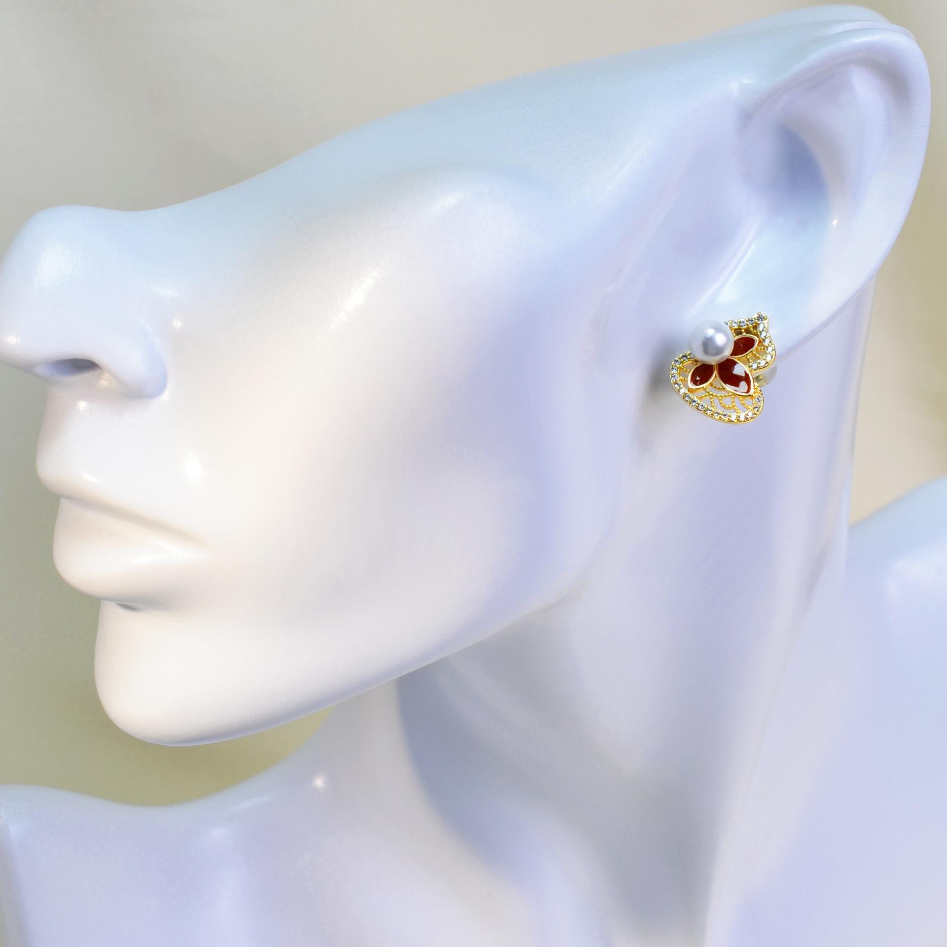 2026 New Hollow Gourd Flower Mother of Pearl Earrings Lucky Zodiac Light Luxury Jewelry Gift shell pearl