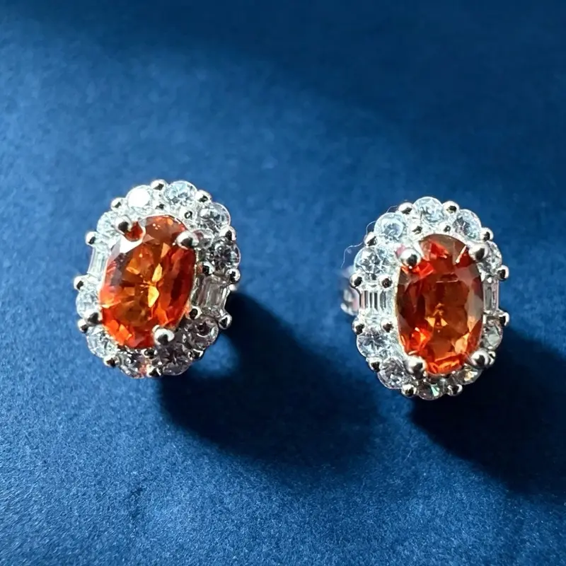 <PingEast jewelry > 925 Sterling Silver Princess-Style Stud Earrings Set with 3×5mm Natural Red Sapphires