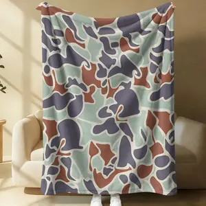 Vintage Camouflage Flannel Blanket, Soft and Warm, Dual Use for Single Person Nap, Watching TV, Camping, Cozy Rest Space