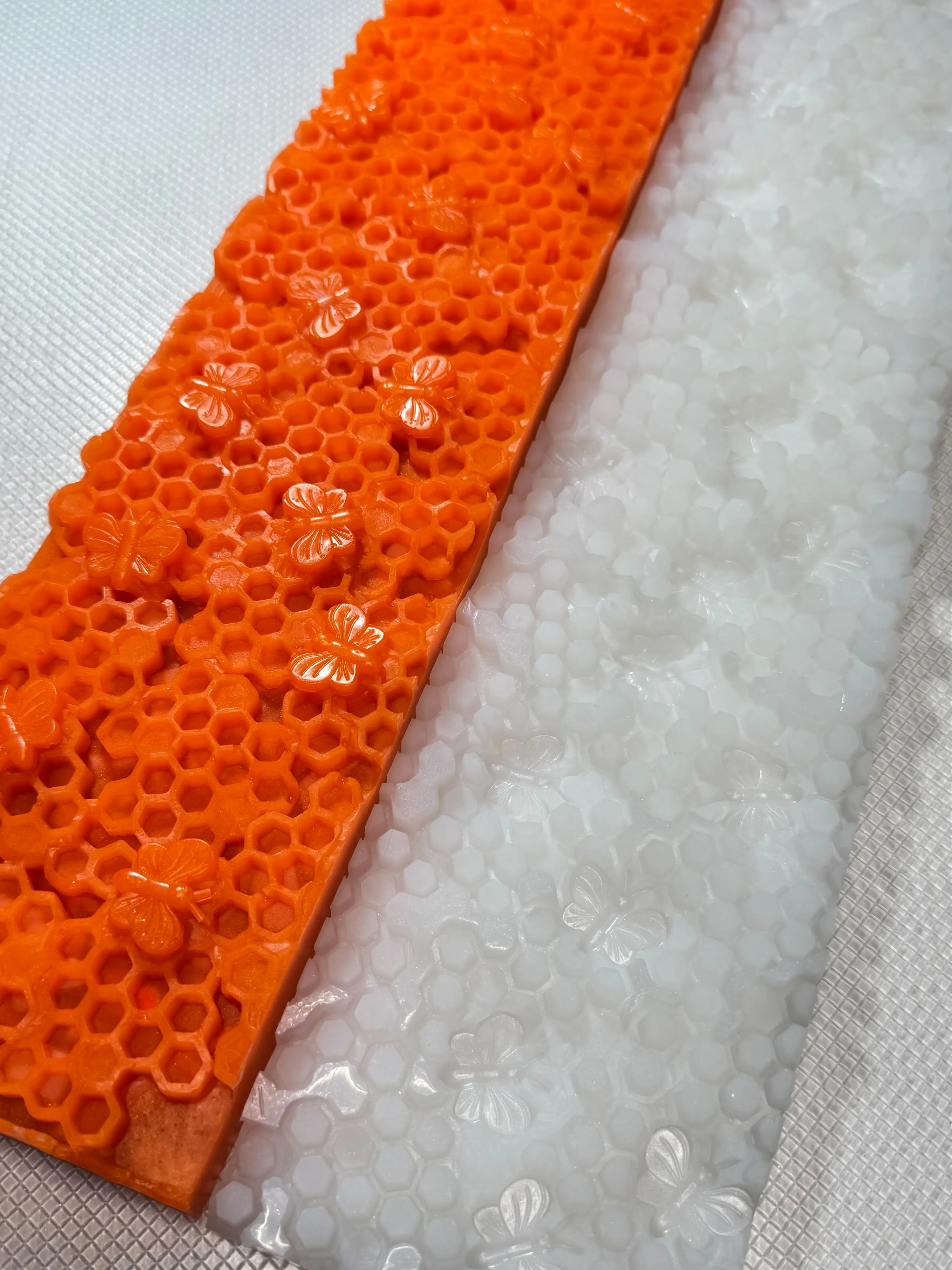 Bee Honeycomb Silicone Soap Mold – 3D Honeycomb Soap Mold – Texture Impression Mat – Silicone Soap Mold | 18" x 3.5" Premium Mold