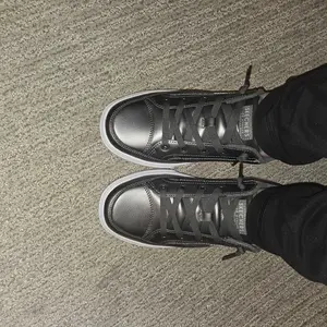 Skechers Street Arch Fit Arcade Metallic Sneakers