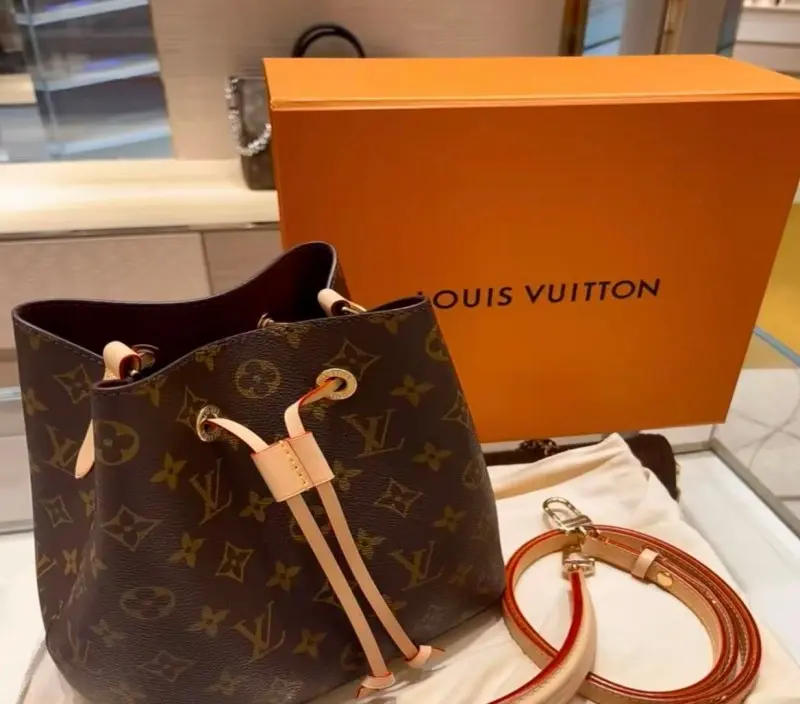 ‮ VL  ‬Néonoé Vintage Monogram Leather Bucket Shoulder & Crossbody Bag