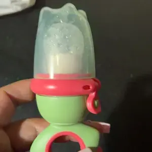 Silicone Fruit Teether, Rotating Push Type Fruit Feeder, Baby Food Push Spoon – Easy Baby Food Dispenser, Blue / Green / Pink