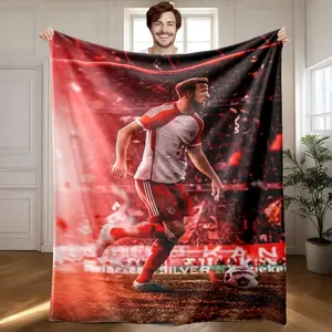 1 piece Bayern Munich player ball control moment themed flannel blanket - Modern-style all-season flannel blanket, suitable for sofas and beds, super soft and comfortable, digital print design, 100% polyester material, machine washable, ideal for