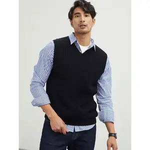 Men’s solid-color V-neck pullover vest — warm basic menswear