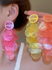 A pair of round shell tassel earrings, sweet and cute holiday style, High Quality Earrings, suitable for parties and holidays