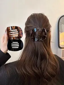 3pcs Minimalist-Oval-Hair-Claws-Plastic-Amber-Claw-Clips-With-Leopard-Print-For-Women-Large-Size-Hair-Accessories-Aesthetic-Geometric-Hairpin-For-Updos-Suitable-For-Teens-And-Adults-Ideal-For-Valentine-s-Day-Gifts-Claw Clip Ponytail