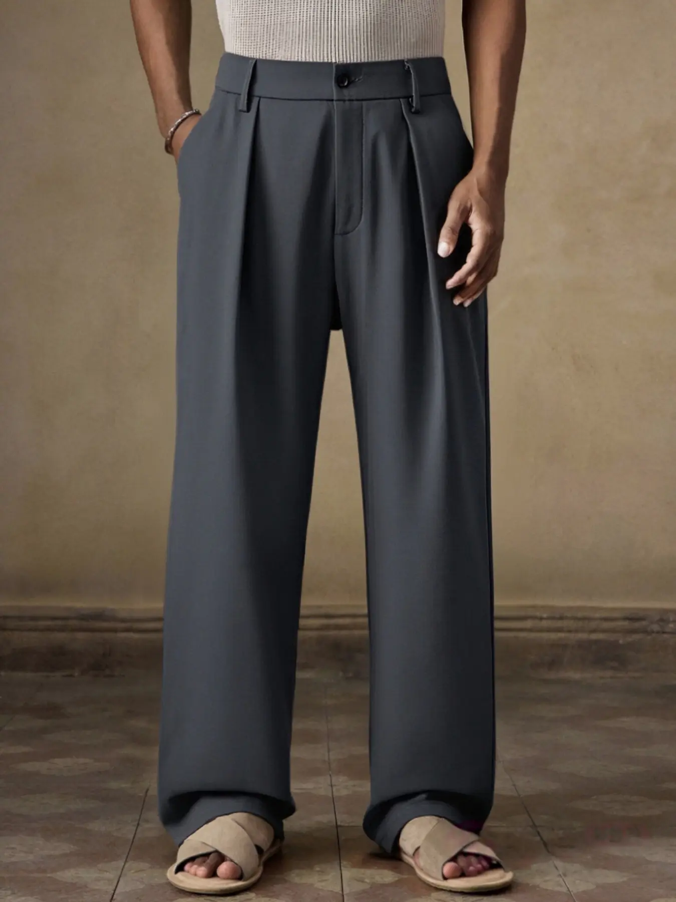 men's relaxed fit pleated dress pants Traverse Ruched Short Sleeve Dress main image 1