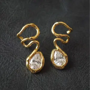 Semi-unique minimalist diamond-studded European-style luxury ear ring with ear clips without ear holes