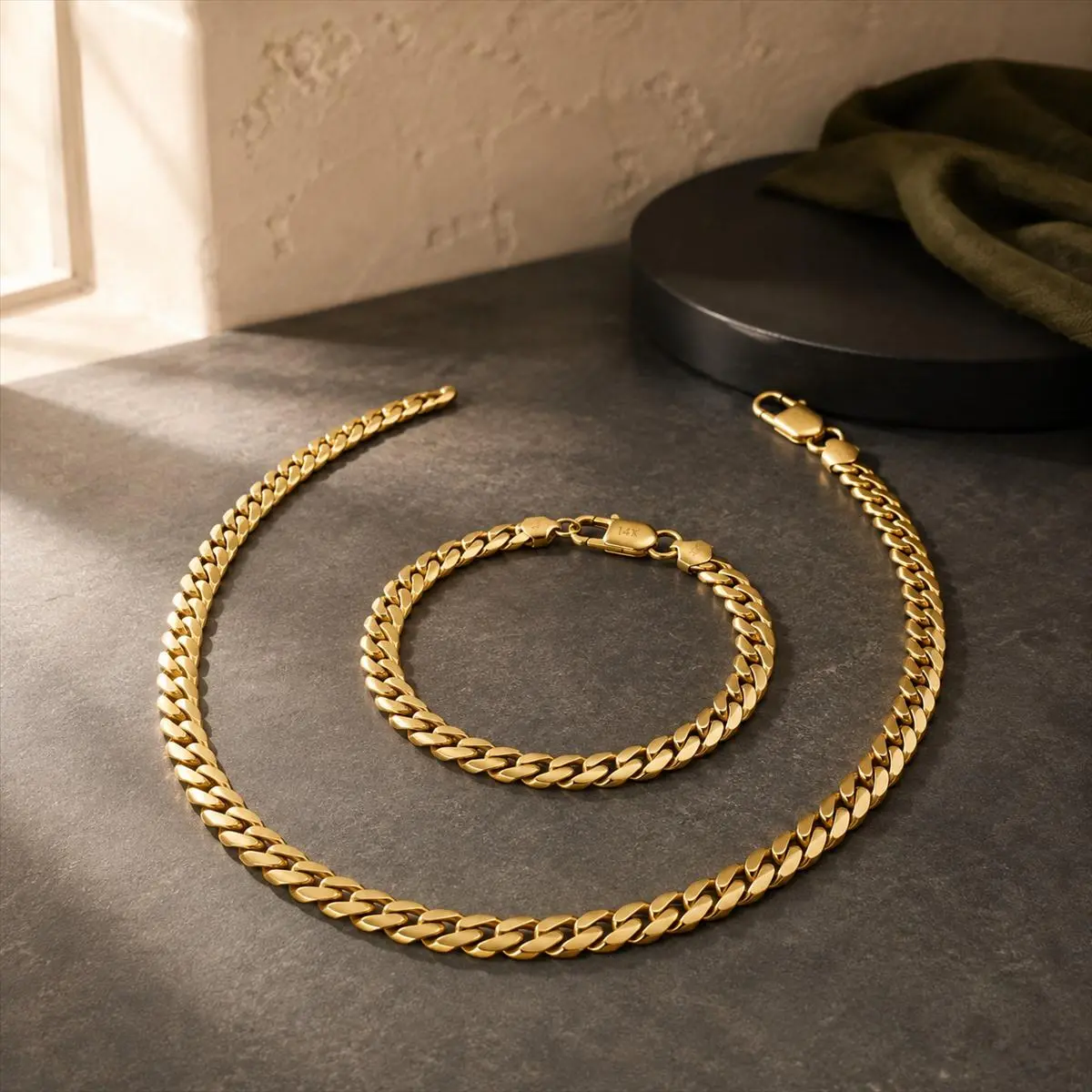 Gold-Plated Cuban Link Necklace and Bracelet Set, 5.5mm Stainless Steel Chain, Waterproof Sweat-Resistant Unisex Jewelry, 16–24 Inch