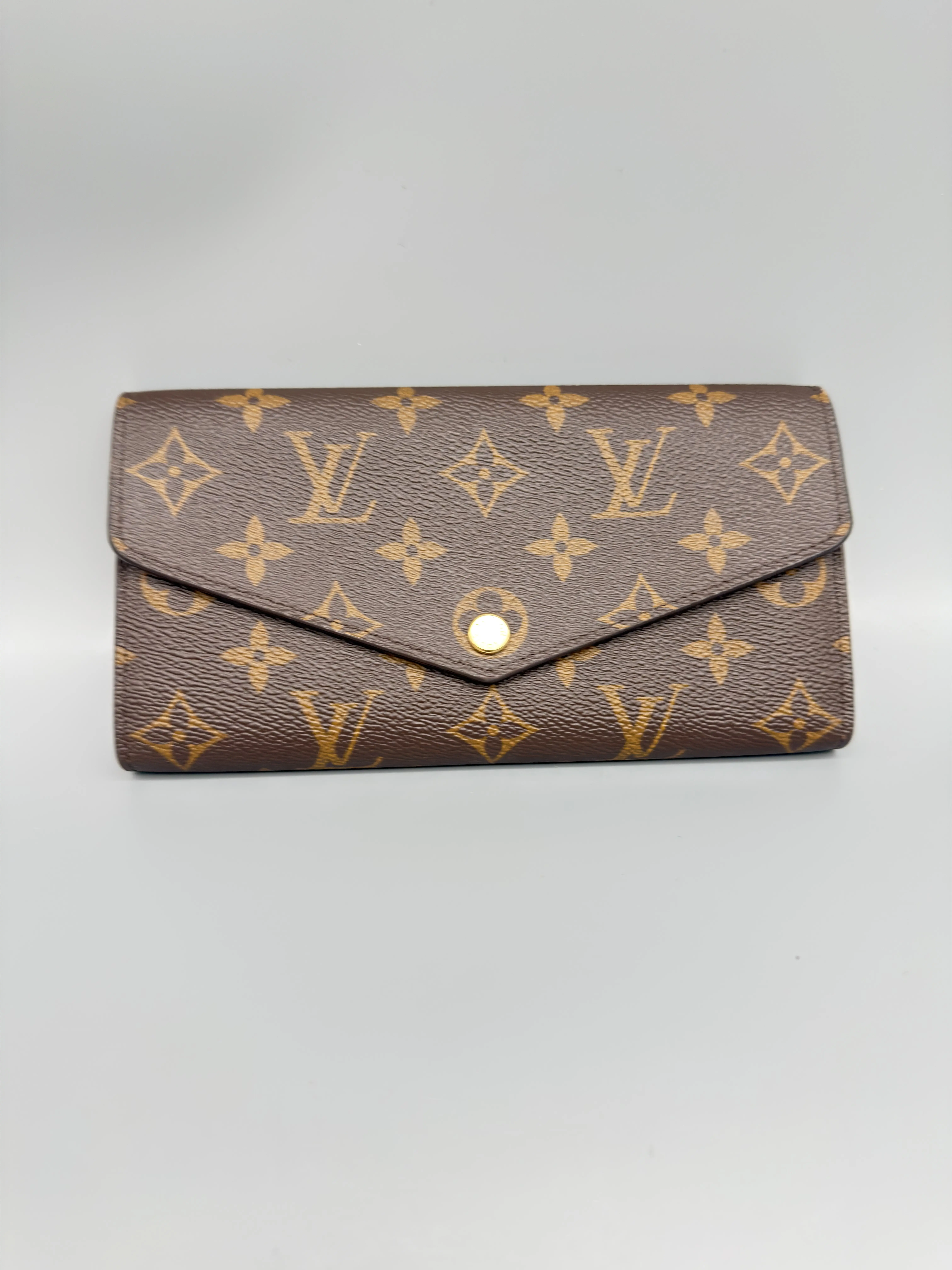 Pre-owned Louis Vuitton Coated Canvas Small Leather Goods Sarah Wallet Monogram, Rose Ballerine Interior, Personalized with Initials, Envelope Silhouette, Gold Tone Snap Closure, Snap Accent, Excellent Condition, Ideal Companion Inside Larger Handbags