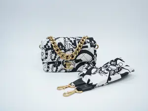 Pre-owned CHANEL fabric/leather Crossbody Bags Chanel
