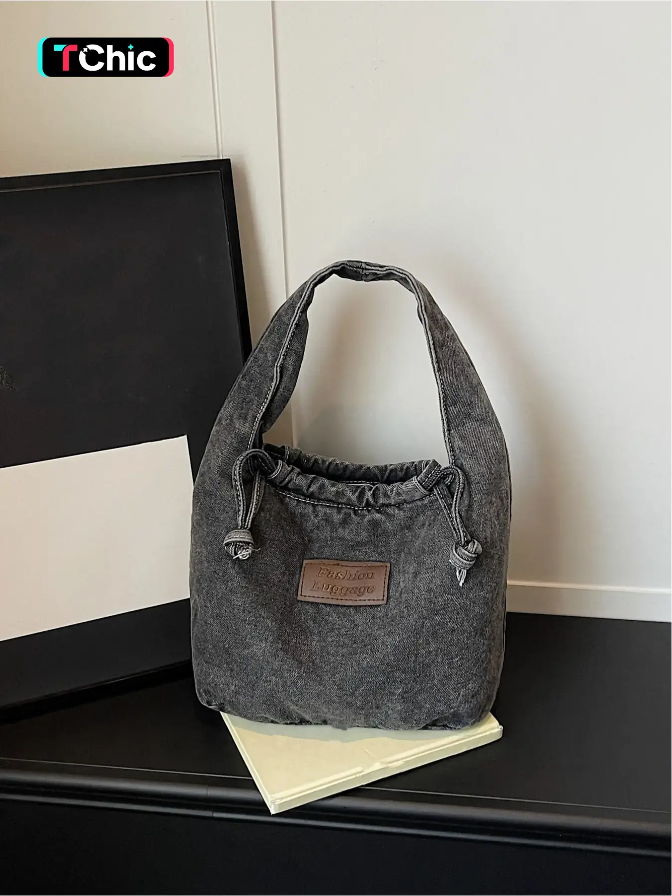 Drawstring drawstring drawstring bucket shaped handbag shoulder bag | With a vintage texture and drawstring details, it exudes a lazy retro atmosphere and can be carried by hand or under the armpit. It is perfect for pairing with hoodies, hot girl outfits