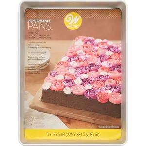 Wilton Performance Pans Medium Sheet Cake Pan, 11 x 15-Inch Cookie Sheet, Aluminum