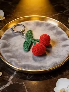 5pcs Handmade Knitted Cherry Keychain – Cute Bag Charm Pendants, Unique Handmade Bag Decoration & Bag Chain Charms for Backpack Purse, Ideal for Handmade Gift Lovers & Daily Casual Style