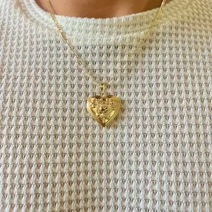 Rose Heart Locket Necklace - Elegant and Dainty Rose Heart Locket Necklace - Elegant and Dainty