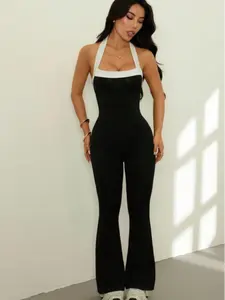 High-end halter color-block flared jumpsuit, sexy backless figure-flattering trendy jumpsuit, ideal for daily casual wear and office commute