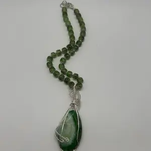 16" Natural Green Agate Wire Wrapped Pendant Necklace - Handmade Crystal Beaded Choker