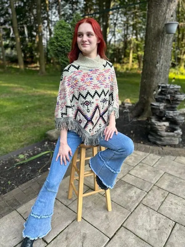 Women's Aztec Pattern Poncho Shrug. ST-6012