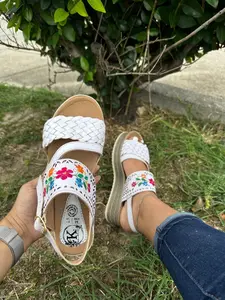Handmade Mexican Huarache Leather Sandals for Women - Footwear