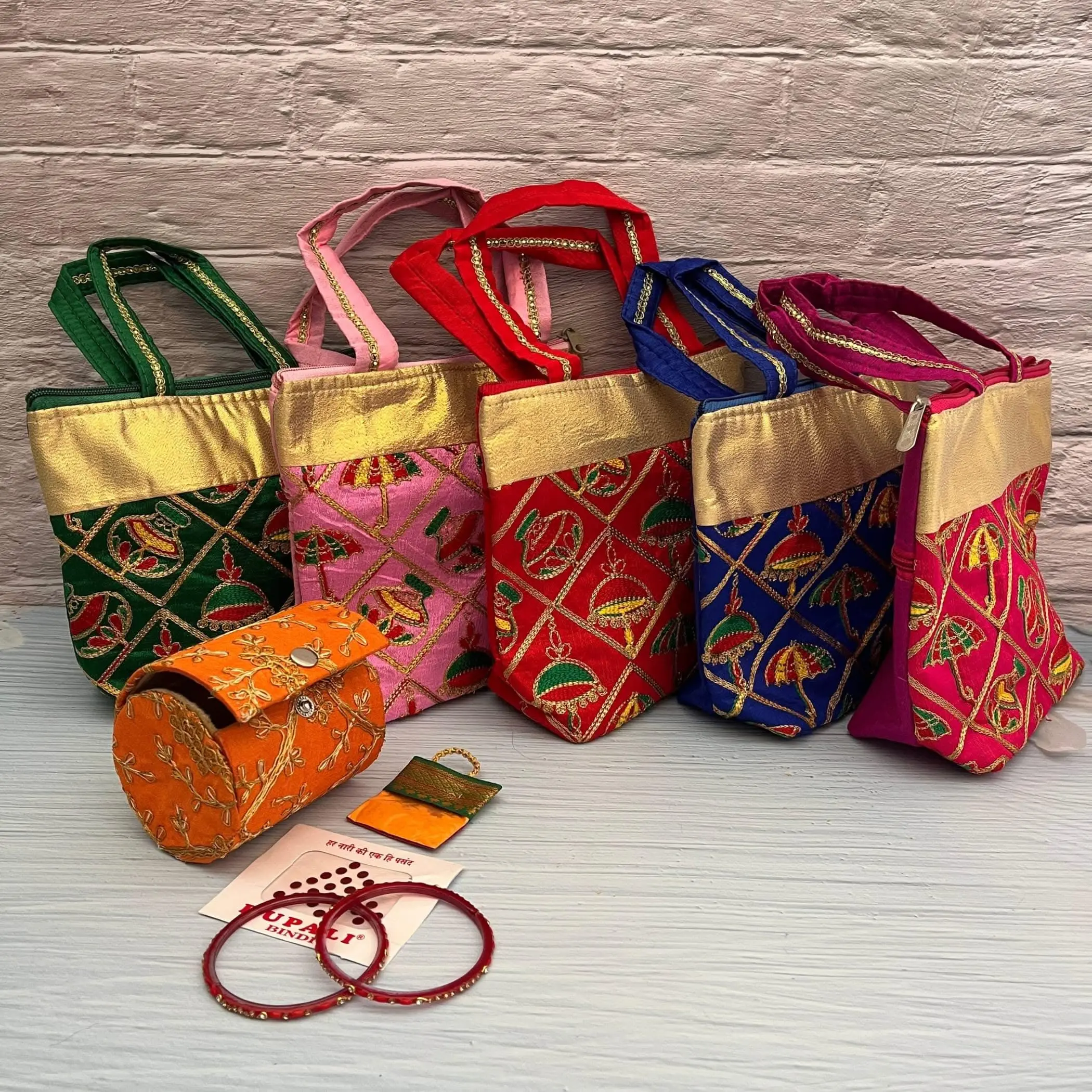 Varalakshmi Vratham Gift Hamper | Traditional Festive Hamper for Navaratri, Varalakshmi Vratham & Special Occasions | Elegant Ritual Essentials