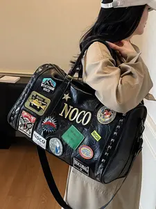 Trendy Travel Bag with Cool Badge Design, Large Capacity Outdoor Shoulder Crossbody Bag, New Style for Daily Use