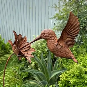 1pc ironwork ground stake in the shape of a kingfisher, soaring posture, vintage creative ironwork bird outdoor sculpture, adding natural interest to outdoor