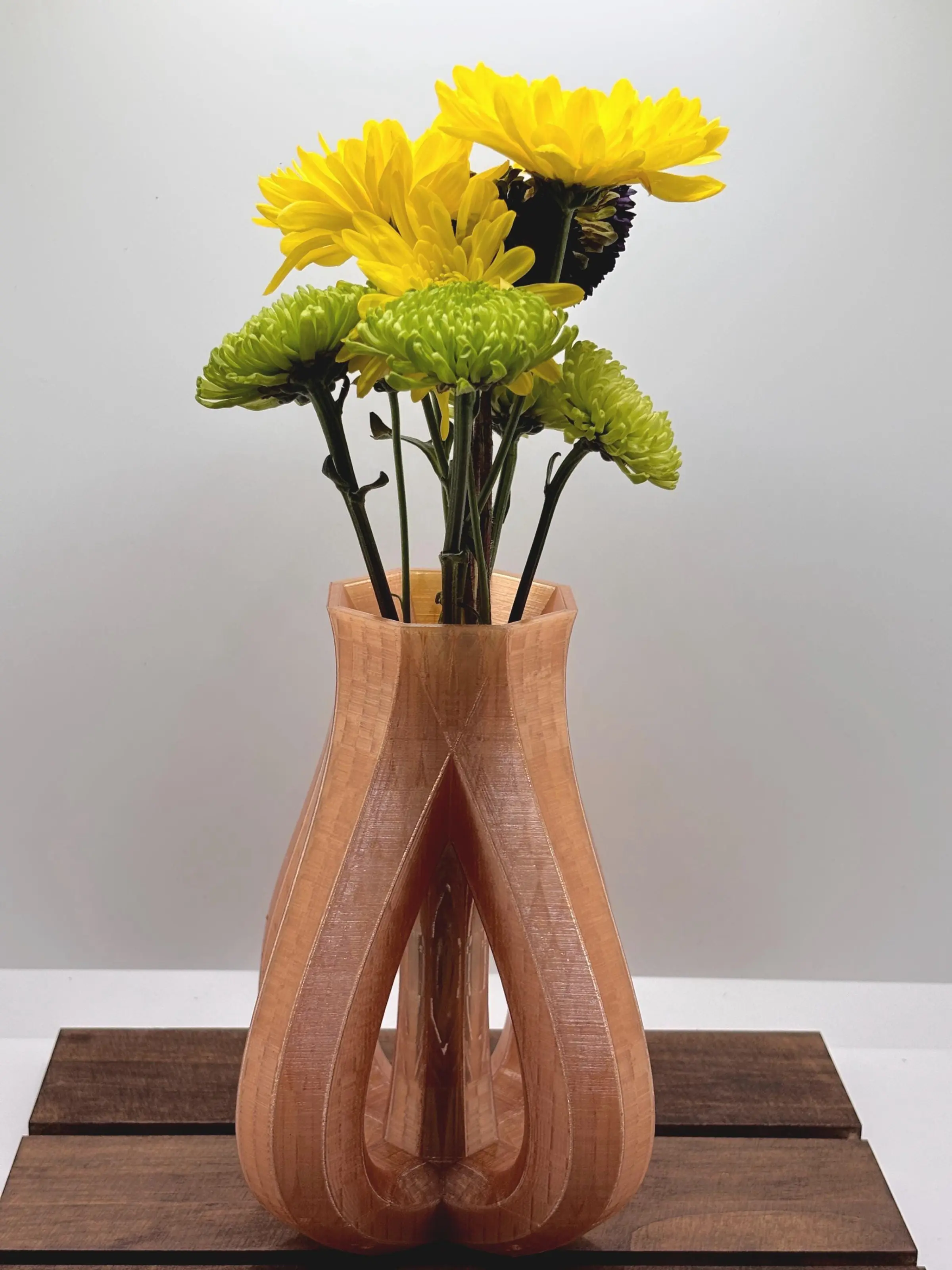 3D Printed Wood Grain Vase: Modern Twisted Design Home Decor
