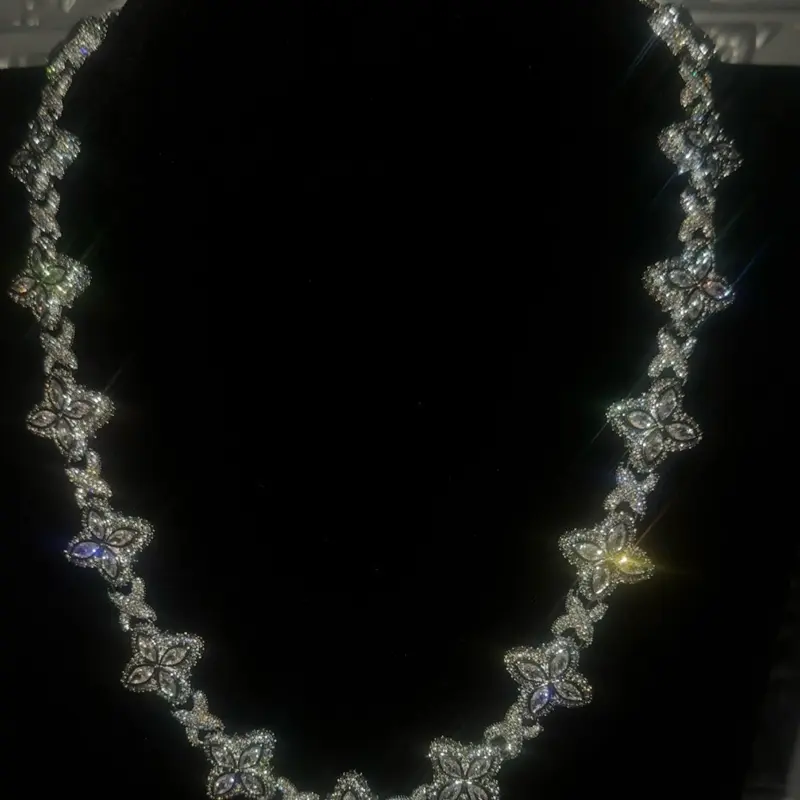 Clove necklace - 19 mm infinity link necklace