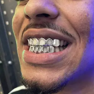 Hollow Metal 6-Tooth Grillz Set - Glossy Hip Hop Teeth Jewelry for Men & Women - Adjustable Fit - Unisex Accessory for Casual Wear & Halloween