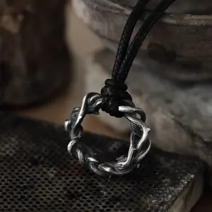 Creative thorn necklace for men and women, pendant, high-end retro design, niche withered vine