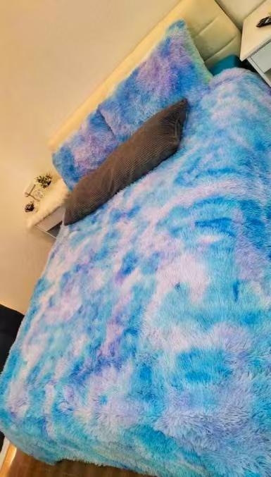 Item: Starlight Blue, QUEEN