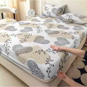 3pcs Heart-patterned Printed Bedding, Fashionable, Classic, Soft, and Comfortable. Suitable for Bedrooms and Guest Rooms. Includes One Fitted Sheet and Two Pillowcases, No Pillow Inserts summervibes