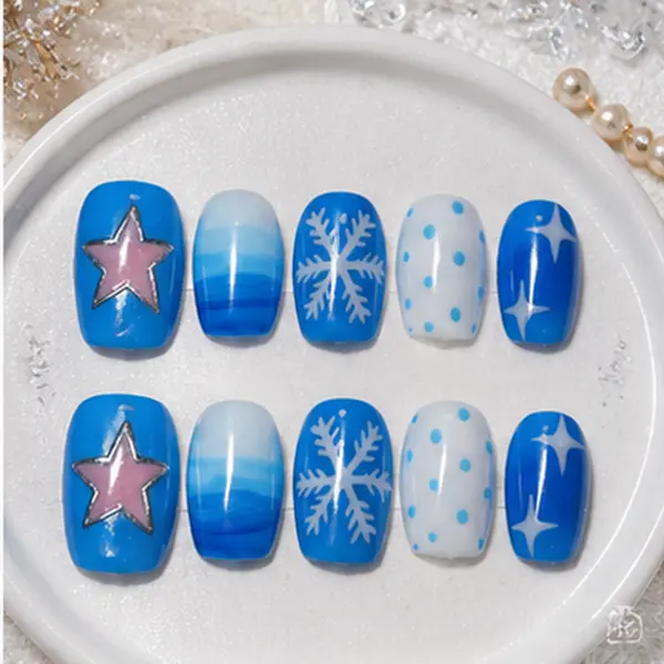 Winter Snowflake Press-On Nails, Hand-Painted Short Square PMMA Acrylic Nail Set with a Glossy Finish, Set of 10 for Special Events, Short Square Nails, Party Wear