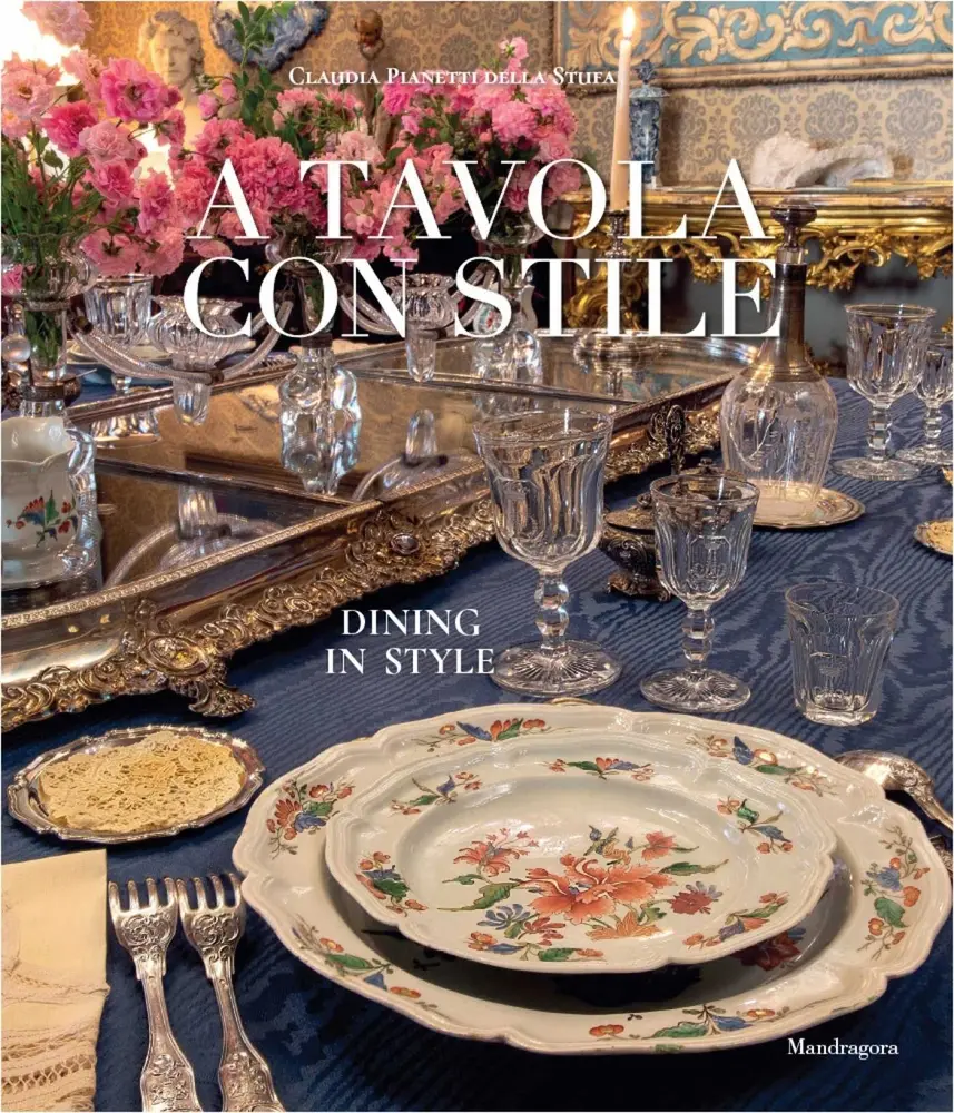 USED Book - Dining in Style: Between the Traditional and the Contemporary by Stufa, Claudia Pianetti Della (Hardcover) - english