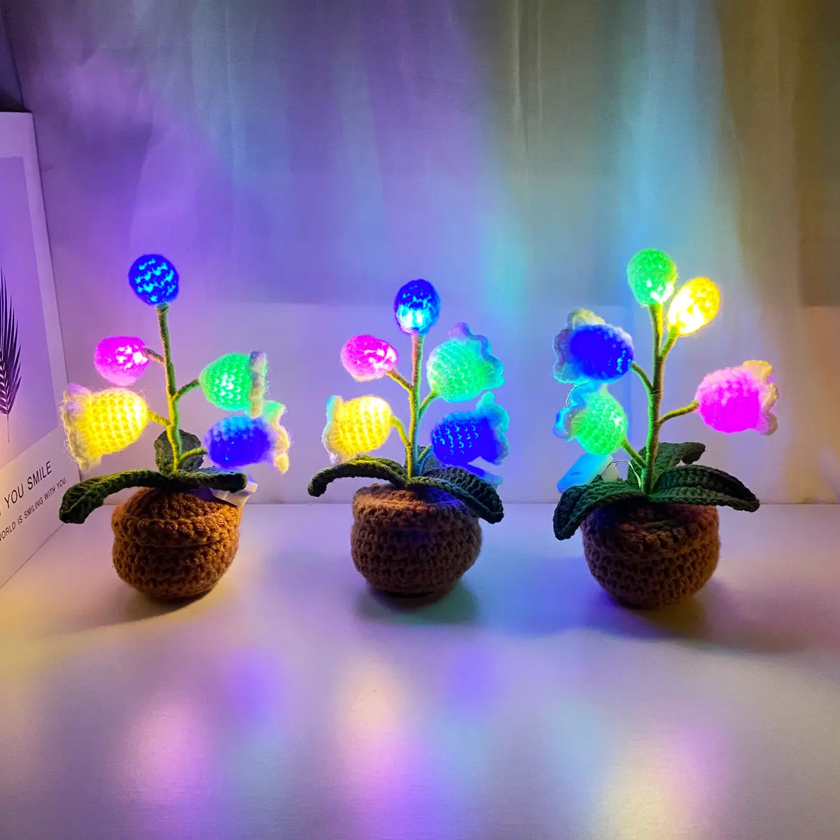 Handmade Wool Yarn Crochet Lily of the Valley Luminous Lantern Potted Artificial Flower Lamp - 15cm Handmade Floral Lamp, Ambient Night Light, Home Desktop Ornament, Creative Gift with Artistic Aesthetics, Decorative Atmosphere Light