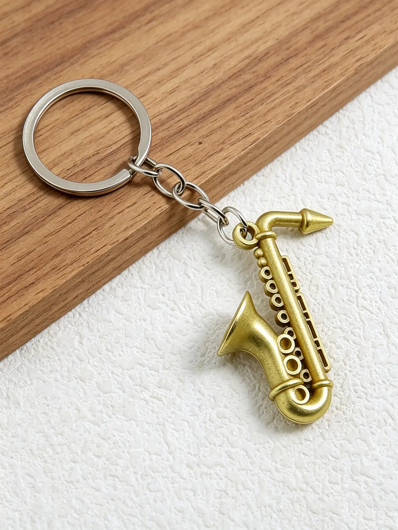 Vintage Brass Keychain, Musical Keychain, American Vintage Style, Durable Alloy, Non-Fading, Music Lover Accessory, Car Key, Backpack Charm, Keychain For Purse, Fashion Keychain, Aesthetic Keychain