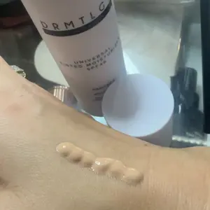 Product Review of DRMTLGY Universal Tinted Moisturizer SPF 46 - 1.7 fl oz Hydrate Skincare Hydrate Skincare Sunscreen Hyaluronic from J**🎶