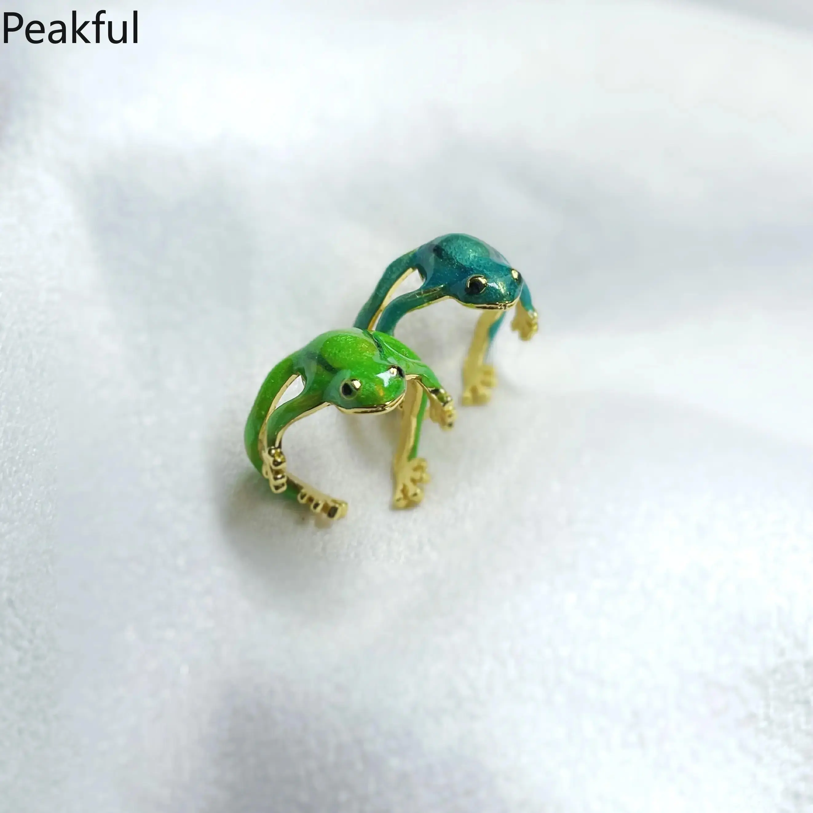 Leap Frog Lucky Band, Popular Meaningful Statement Ring, Fortune & Energy Symbol Jewelry for Lovers & Buddies, lightweight & durable structure, eye-catching shape, great for everyday wear, date nights and sentimental gift selections