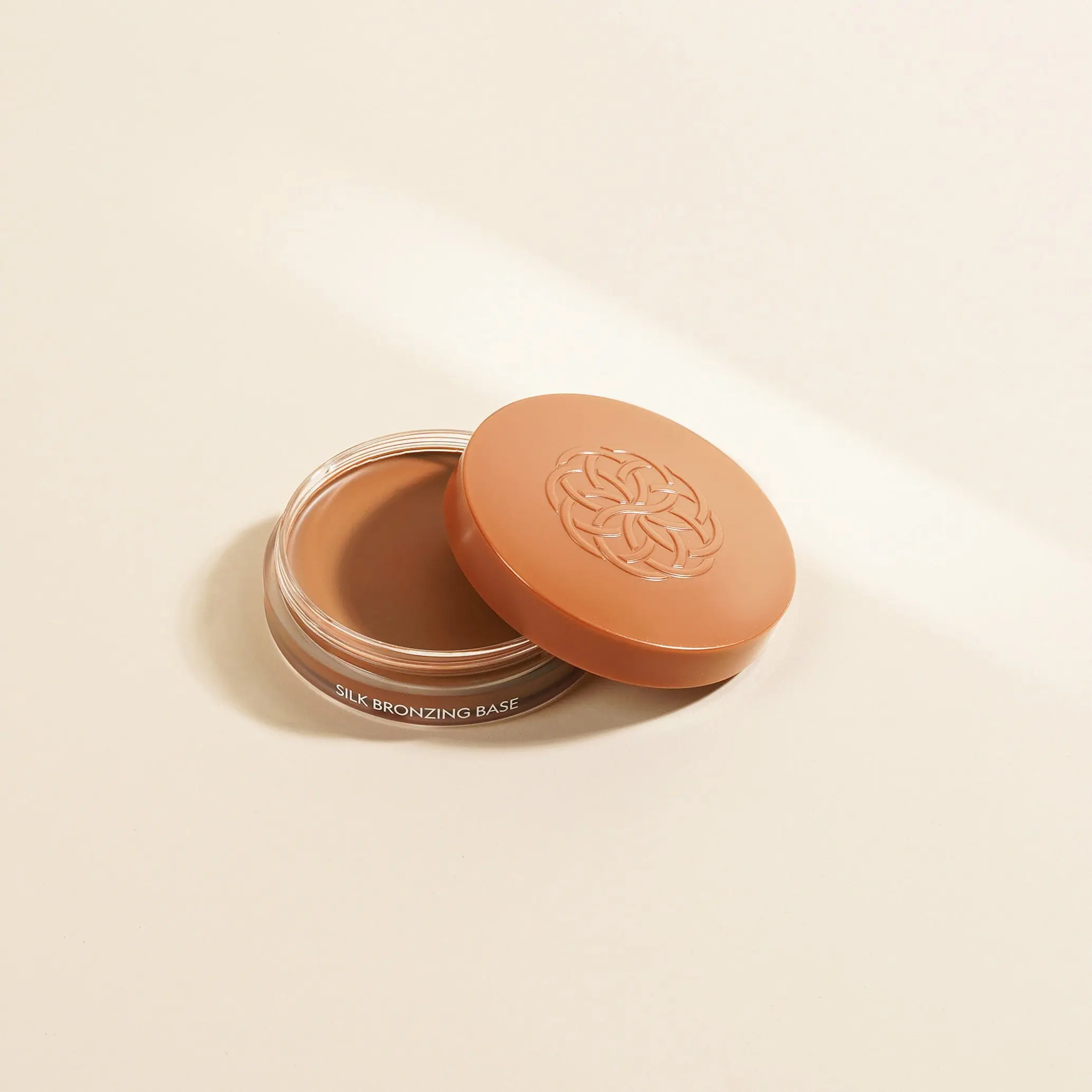 Silk Bronzing Base Cream Bronzer with Peptides