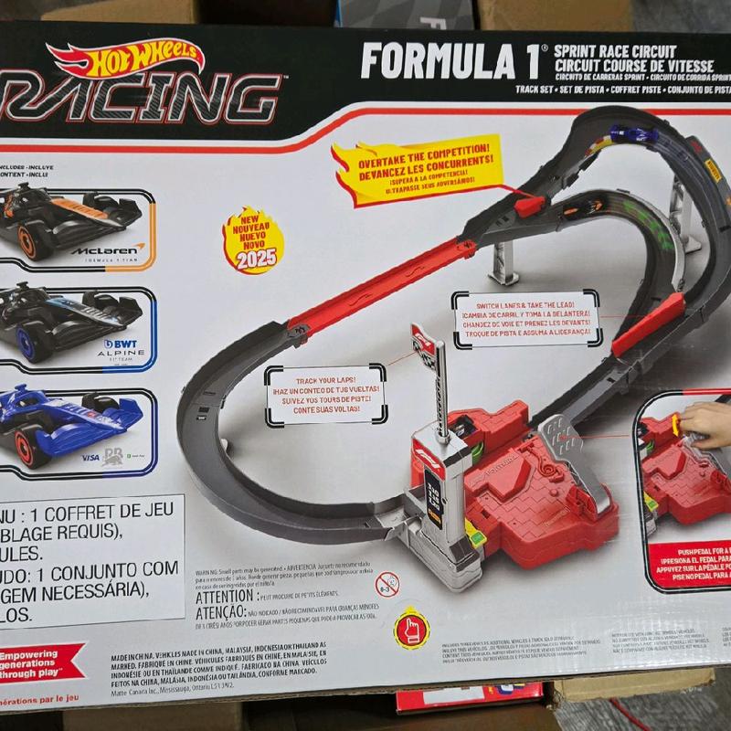 Hot Wheels FORMA 1 Sprint Race Circuit 2025 Edition with Formula 1 Cars and Track for Kids Realistic Racing Fun and Endless Adventures