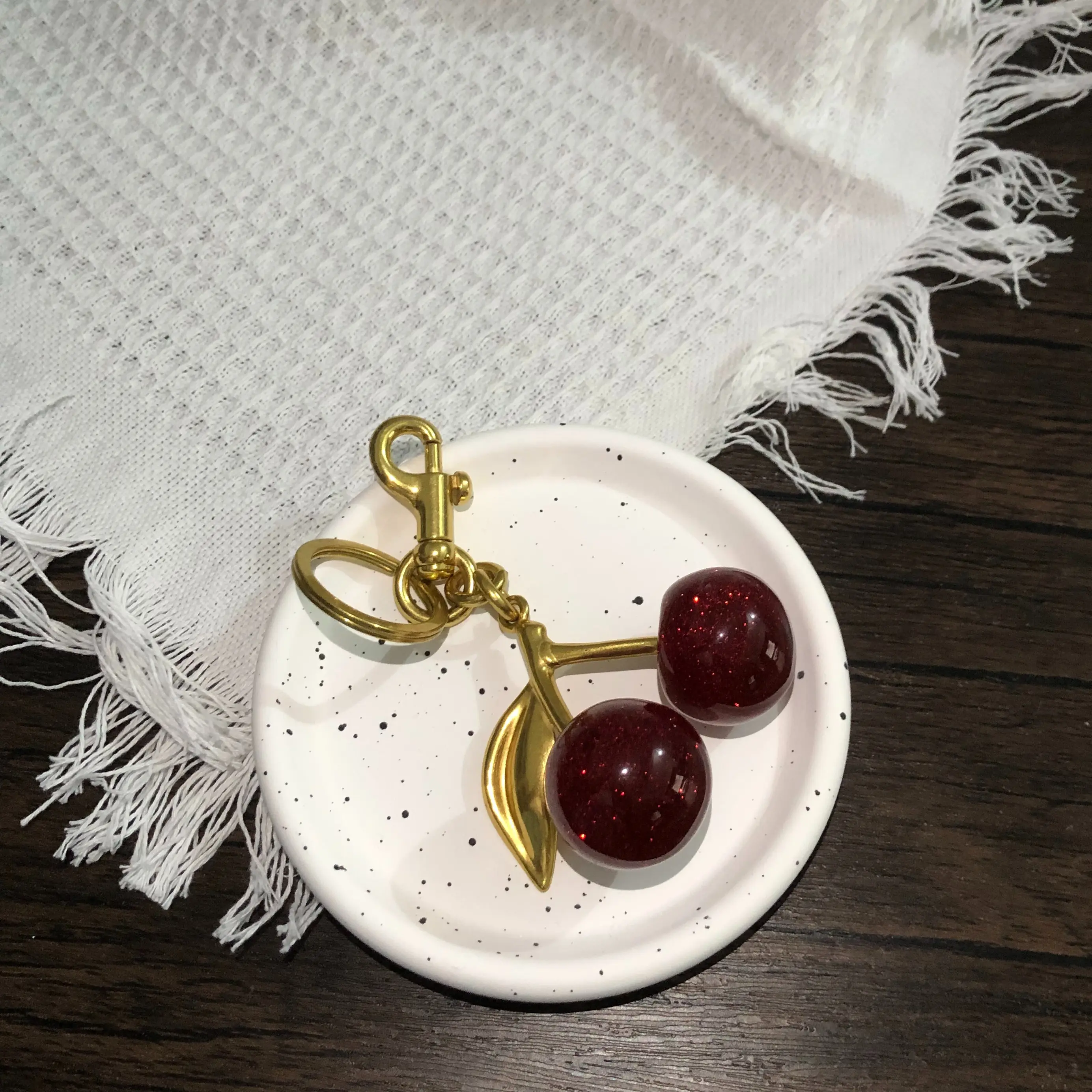 {Keychain} Fashionable and Cute Fruit and Vegetable Keychain - Fashionable Cherry Bag Pendant, One of the Best Choices for Giving to Female Friends or Mother's Day Gifts Charm Jewellery