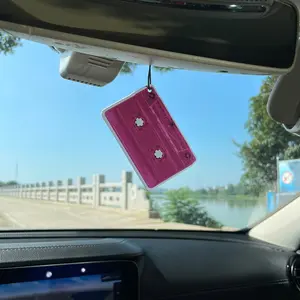 Girl Cute Toy Magnetic Tape Decoration, Lily & Pear Scented Car Perfume, Car Scents, Non-Toxic Air Freshener, Natural Essential Oils