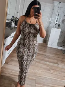 Deysi Contour Glow Dress