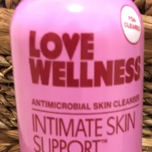 Love Wellness Intimate Skin Support™  – FDA-Cleared Hypochlorous Acid Intimate Cleanser Spray for Women | Lady Hygiene Products | Fragrance Free | pH Balanced | 4 fl oz