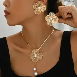 Women's 2-Piece Hollow Flower Pearl Jewelry Set - Gold, Silver Snake Chain Choker Necklace & Earrings, Elegant Luxury Female Costume Jewelry for Wedding, Party