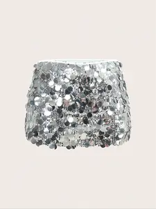Silver low-waist sequin-embellished tight sexy fashionable bodycon mini skirt, suitable for parties, dates, gatherings, bars, entertainment, leisure, shopping, and outings.